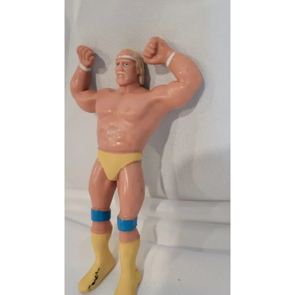 Vintage Hulk Hogan Wrestling Action Figure Yellow Blue WWF WWE Figure